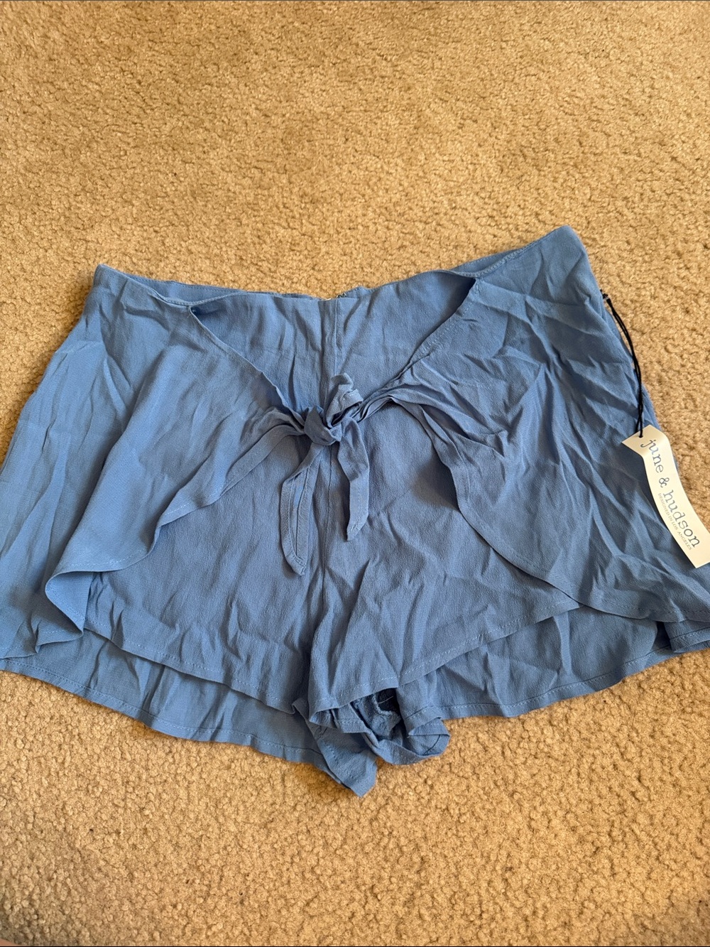 NEW Light Blue Tie-Front Ruffle Shorts - Size Large